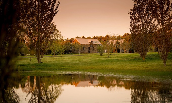 Kyneton Villa | Honeysuckle Barn & Garden