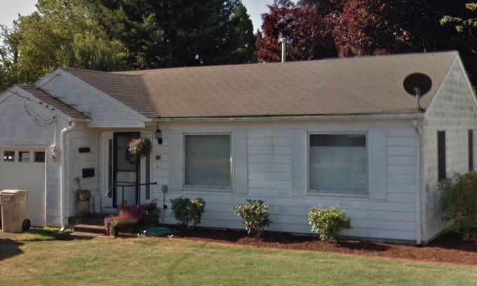 Lebanon House | Rachel’s Place. Cozy home centrally located in Lebanon.