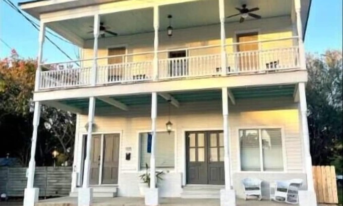 Breaux Bridge Apartment | Suite at the Opera House