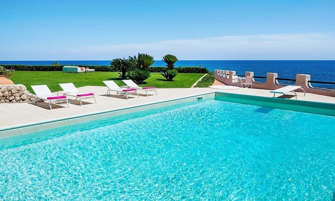 Fontane Bianche Villa | Villa Luna Blu, Exclusive seafront villa