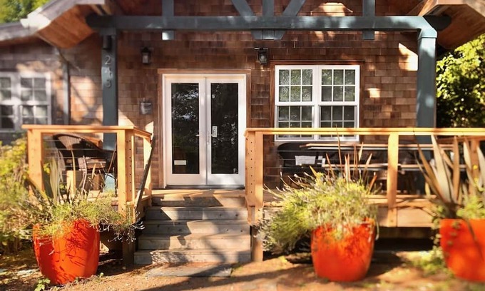 Manzanita Cottage | Cozy family friendly cottage near ocean with loft, washer/dryer and WIFI