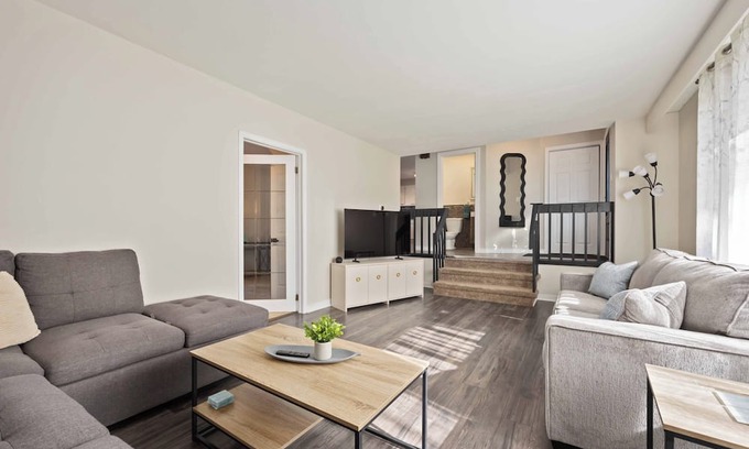 Sarnia House | Severin Poolside Retreat