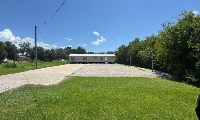 Empire House | Charming 3-bedroom, 2-bath house with AC in Buras