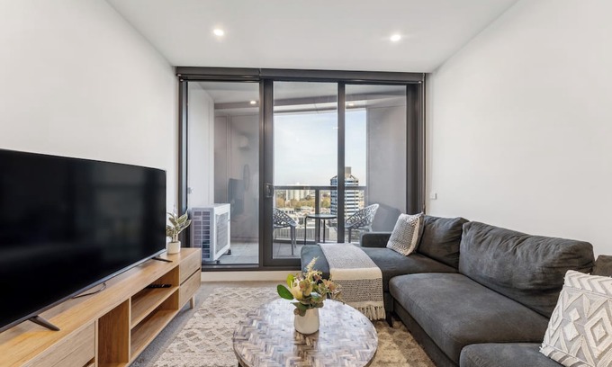 Southbank Apartment | 2-Bed 2-Bath Kings Domain: Your Southbank Hidden Gem