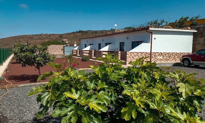 San Miguel de Abona House | Vacation Home 'La Sabina De Manuel' with Sea View, Private Terrace and Wi-Fi
