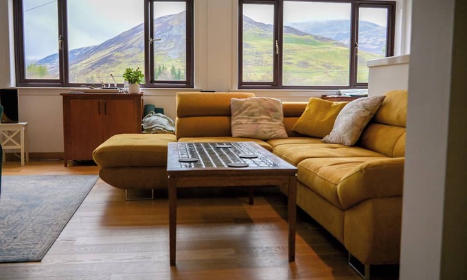 Spittal of Glenshee House | Family-sized space within Cairngorms National Park