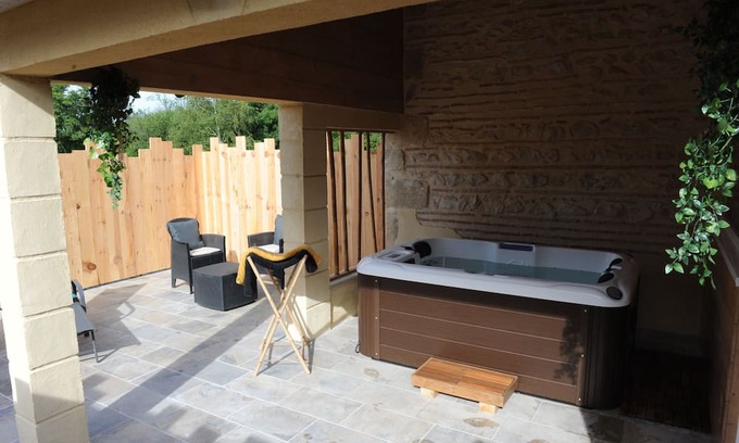 Marmande Bed & Breakfast | L'alcôve d'Aliénor Elegance and romance in the heart of the Lot-et-Garonne region