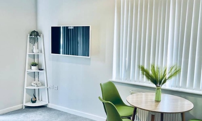 Wainscot Apartment | Luxury Town Centre Flats Strood, Rochester