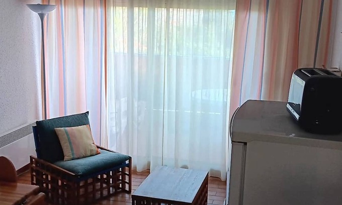 Roquebrune-Cap-Martin Apartment | Cozy studio for 4 with Wi-Fi and pets allowed