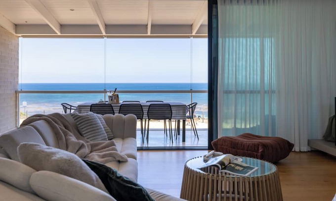 Aldinga Beach House | Luxury oceanfront retreat close to cellar doors of McLaren Vale