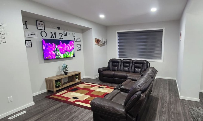 Winnipeg House | 3-bedroom in Devonshire Cozy Haven