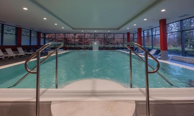 Arnsberg Hotel | Relaxing Unit Pets Allowed Indoor Swimming Pool With Forest Trails