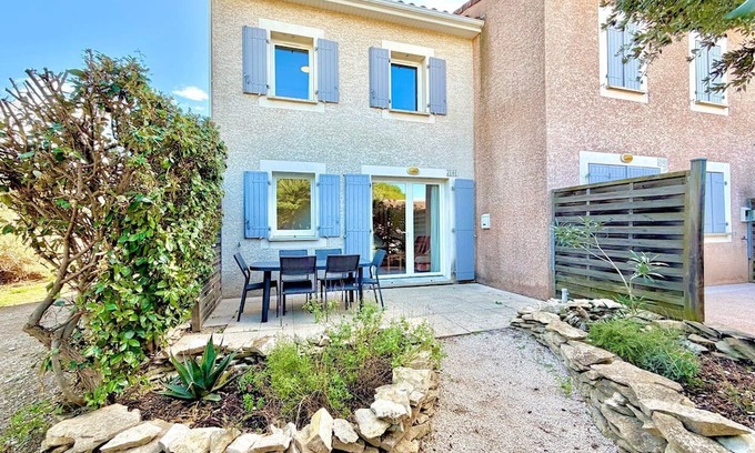 Calvisson Apartment | Terrasse du Sud, 4 guests, Pool in Calvisson