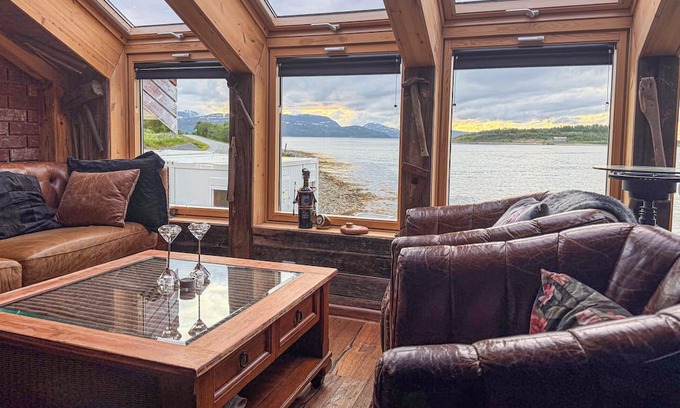 Kvalsund Apartment | Lovely apartment in Kvalsund with sauna