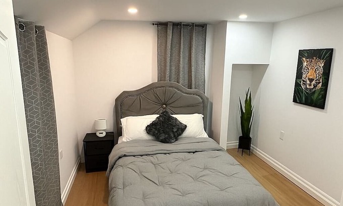 Port Colborne House | Portside Getaway