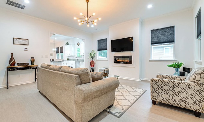 Hogansville House | Pet-Friendly Hogansville Home: Walk to Downtown!