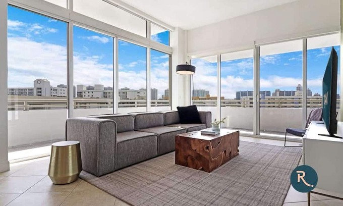 Sunny Isles Beach House | Roami at Sunny Isles | Combo Units | 6 Bedroom