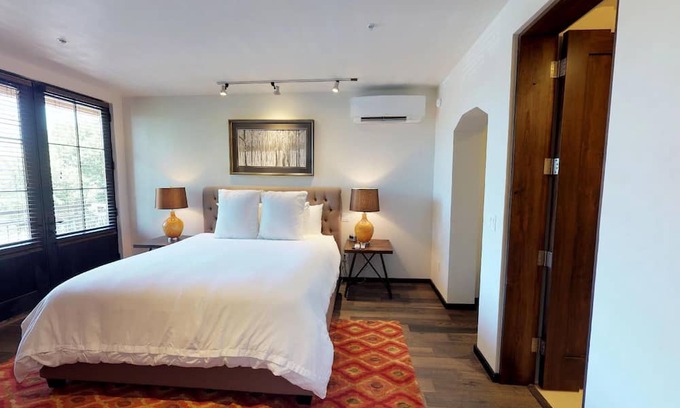 Downtown Santa Fe Condo | The Lincoln 303, 1 Bed / 1 Bath, Luxury Apartment with Kitchenette
