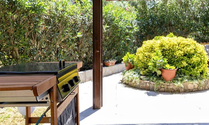 Valledoria House | Wonderful private villa for 4 guests with A/C, WIFI, TV, pets allowed and parking