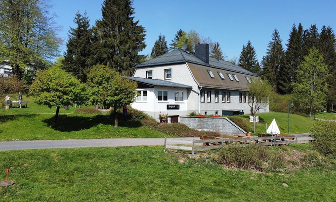 Frauenwald Apartment | Vacation home Vier Jahreszeiten right next to the spa gardens and great hiking trails!