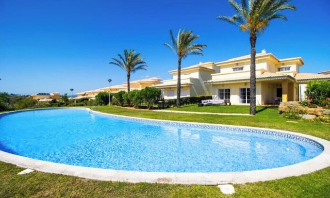 Atalaia Villa | Colina da Atalaia - Villa 6 with shared pool