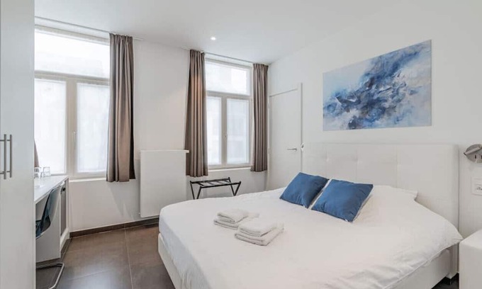 Kristus-Koning Apartment | Elegant room with private bathroom near city center