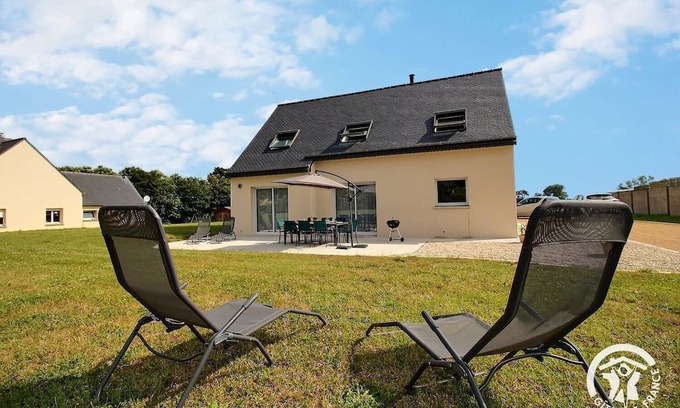 Penvenan House | Gorse land - PENVENAN