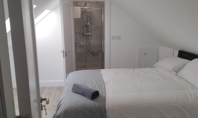 Kildare House | Leixlip 4 Bedroom, Sleeps 6