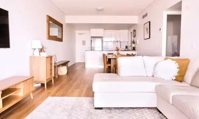 Broadbeach Waters Apartment | Repose Broadbeach: rest, shop, surf or pamper