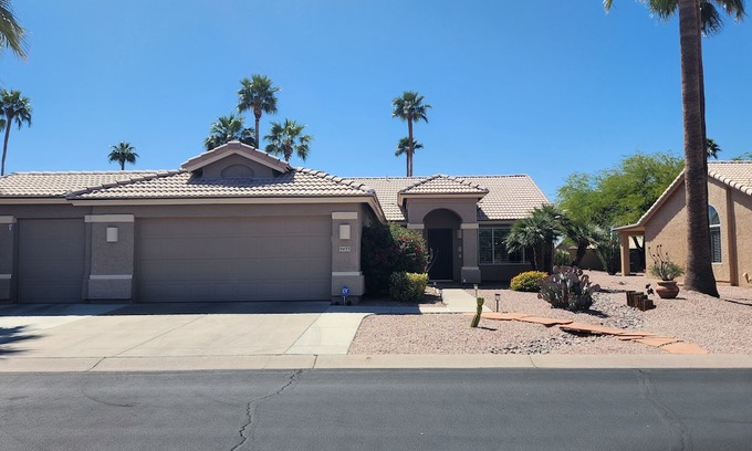 Sun Lakes House | Contemporary 2-bedroom house plus den in welcoming Sun Lakes Community