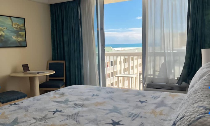 Ortona Park Apartment | Bang For Your Buck Hotel Condo with Kitchen, Ocean View and Private Balcony