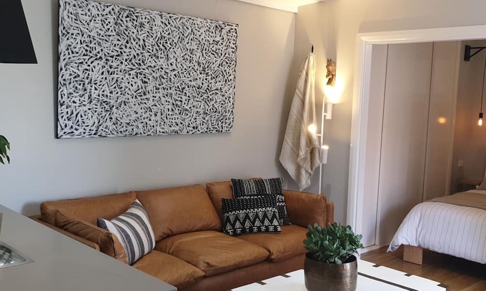 Cooks Hill Apartment | The Piccolo