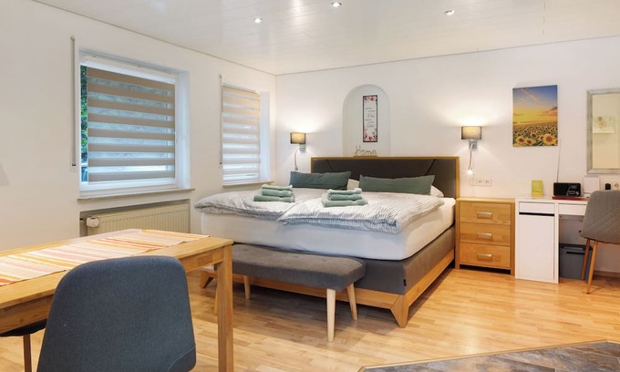 Ihringen Apartment | Studio 'Gelis' with Mountain View, Private Terrace and Wi-Fi