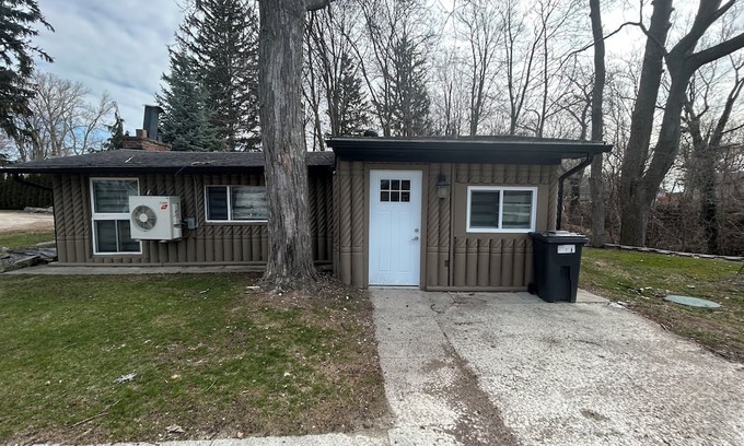 Leamington Cabin | Elias Cabin HillsidenYour Perfect Hideaway in the Wilderness