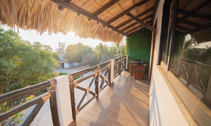 Emiliano Zapata Apartment | Casa Vista al Mar King-Size Apartment 8 with Oceanview
