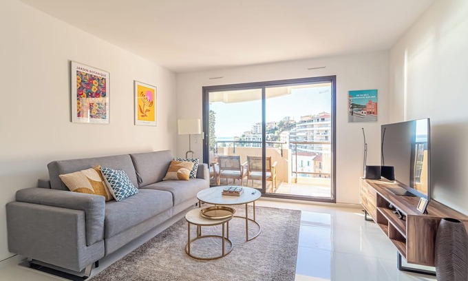 Beausoleil Condo | Relax in this quiet and elegant 45 m² accommodation with terrace and sea view
