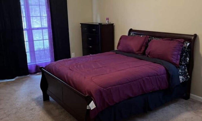 Hiram House | Charming 1-Master bedroom house in Hiram with AC, WiFi