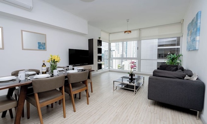 San Francisco Apartment | Apt 2 bedroom free parking and pool
