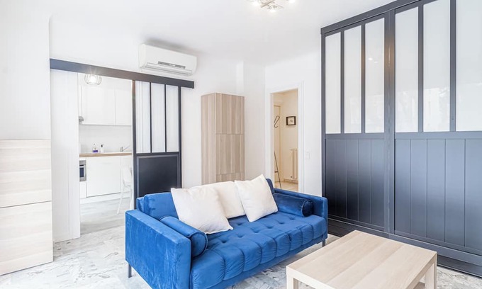 Menton Condo | This condominium is a 0 bedroom(s), 1 bathrooms, located in Menton , .