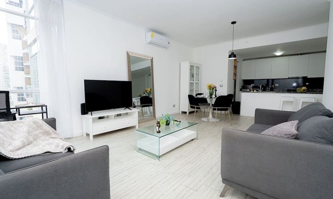 San Francisco Apartment | Apt 2 bedroom free parking and pool