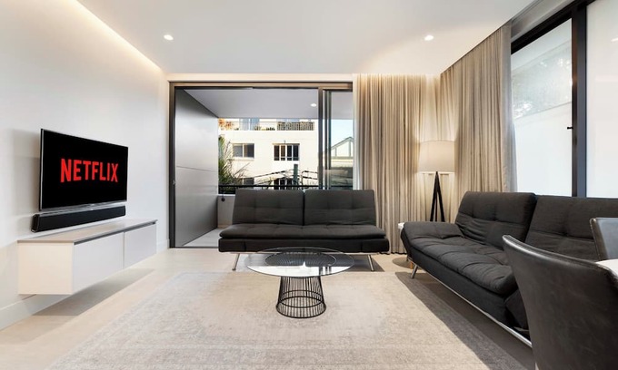 Coogee Apartment | Stylish 1BR Apartment w/Balcony near Coogee Beach