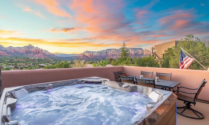 West Sedona House | NEW| Luxe Sycamore Canyon Retreat |Hot Tub|Firepit