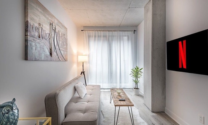 Old Montreal Apartment | Lovely 1 BR - Industrial Style!