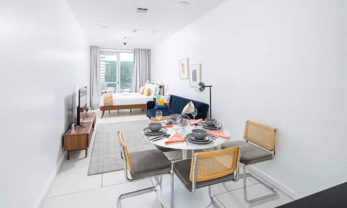 Midtown East Apartment | Chic Midtown Studio with Patio #203