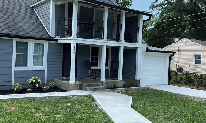 Plainfield House | 6 bedroom house in Plainfield. Located near airport and Speedway.