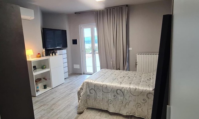 Avigliana Apartment | VILLA FIORITA STUDIO APARTMENT LAKE VIEW