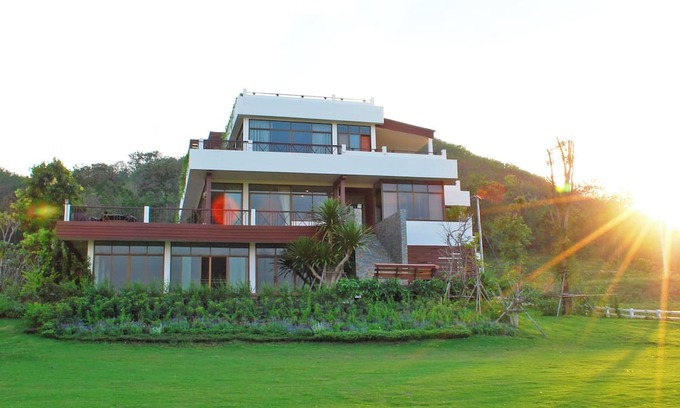 Khanong Phra House | The Belmont Khao Yai Private Mansion