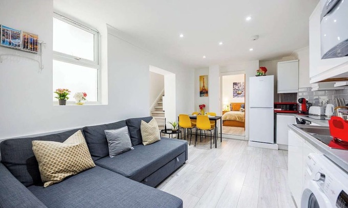 West Kensington Apartment | Welcome to Plotseeker's 3 Bed 3 Bathroom Flat in Kensington A