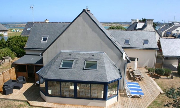 Pleumeur-Bodou House | Feet in the water
