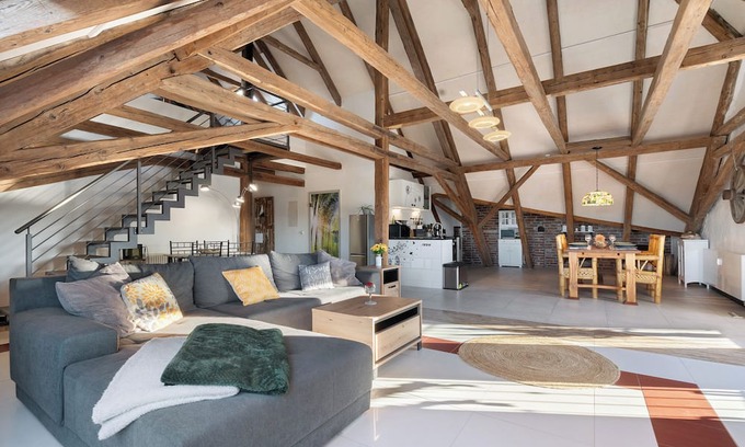 Schirgiswalde-Kirschau Apartment | Holiday Apartment 'Haus Madlen' with Mountain View and Wi-Fi